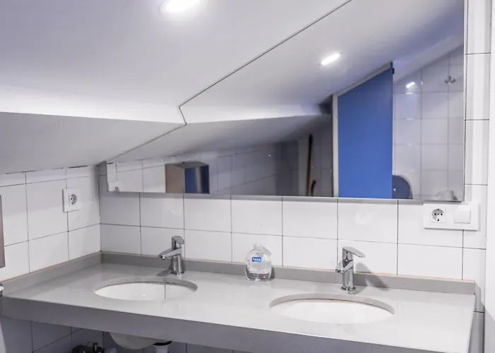 Albergue Santiago Km-0 *